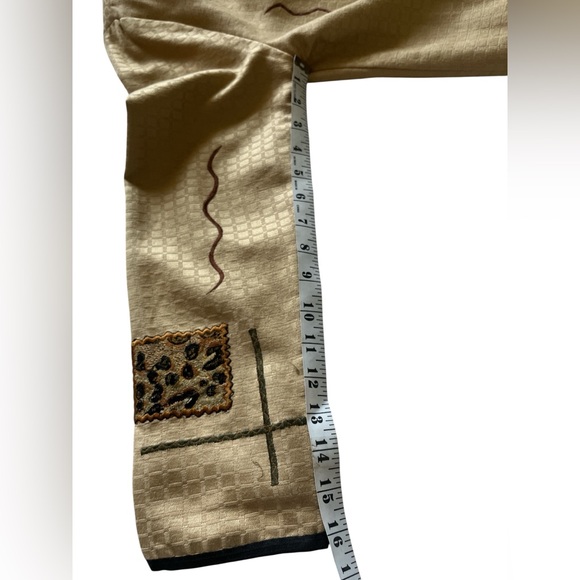 Vintage Allure Tan and Black Blazer with Artistic Patchwork - Picture 9 of 10